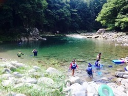 「【関東】2026年夏休みに行きたい！おすすめ水遊びスポット21選　人気＆穴場＆無料も」の写真