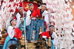 秩父川瀬祭（秩父市観光課）
