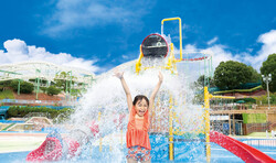 「【大阪】2026年夏休みに行きたい！おすすめ水遊びスポット11選　人気＆穴場＆無料も」の写真