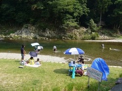 清流・千種川のほとりに広がるデイキャンプ場