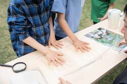 「普段は入れない地下探検も！高輪ゲートウェイシティが1ヶ月限定で自由研究の実験場に」の写真