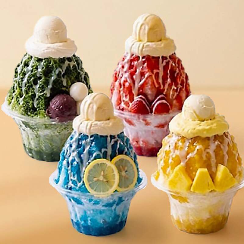 こおりとアイス／苺氷とアイス（右上） 900円
