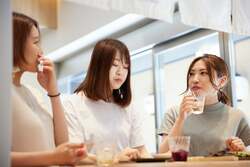 「梅シロップ・塩麹・もなか作りを親子で！発酵ワークショップが阪急うめだ本店に初登場」の写真