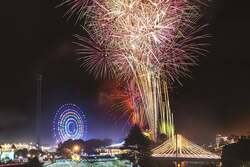 「夏を全力で楽しむ3大イベント！プール・ドローンショー・花火がレオマリゾートに集結」の写真
