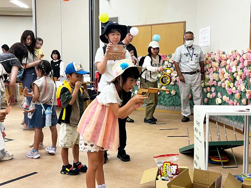 昨年の子ども縁日の様子。今年は会場を屋外へ広げ、種目を9つに増やします。