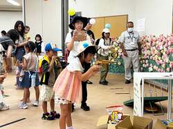 昨年の子ども縁日の様子。今年は会場を屋外へ広げ、種目を9つに増やします。