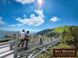 琵琶湖の絶景とともに浮遊感とスリルが楽しめる「Sky Bridge」