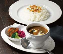 「黒毛和牛とゴーダチーズの欧風カレー」3,179円