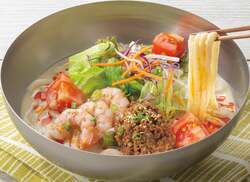 「ガスト」胡麻香る冷やし豆乳担々うどん