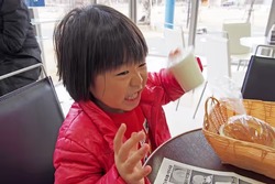 「あさぎりフードパーク」では、工場見学以外にも、バター作り体験や干し芋作り体験なども楽しめます（要予約）