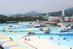 「【愛媛2026】夏休みのおでかけ最新人気ランキングTOP10 プール・室内遊び場・体験系も」の写真