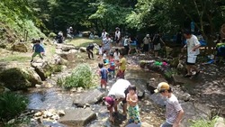「【2026夏休み】広島のおでかけ最新人気ランキングTOP10 プール・水族館・室内遊びも」の写真