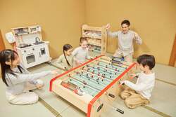 お子さまも一緒に遊べるテーブルサッカー