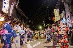 徹夜おどりの様子