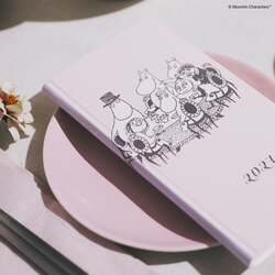 週間手帳weeks「テーブルをかこんで」 （C）Moomin Characters（TM）