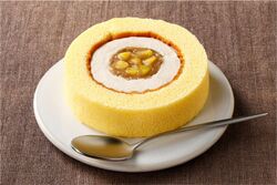 ローソン「プレミアムロールケーキ 熊本県産和栗」