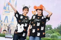 「東京ディズニーリゾートでハロウィーン　マリーゴールド咲くリメンバー・ミーの世界も」の写真