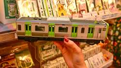 「6つのテーマ空間に限定シール300種以上！駒込に体験型文具店が新オープン　福袋も販売」の写真