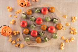 「仮装でお菓子つかみ取りも！神戸のホテルでハロウィンブッフェ　おばけメニュー37種」の写真