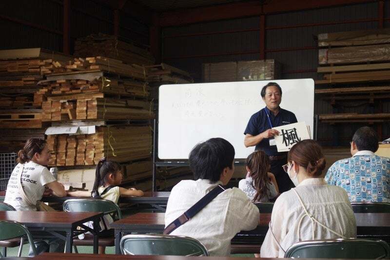 本社工場の見学の様子