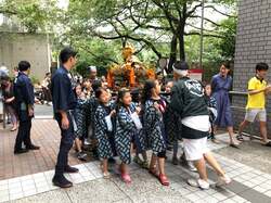 「子ども神輿・盆踊り・グルメ屋台も！アークヒルズ秋祭りで都心の秋を満喫できる3日間」の写真
