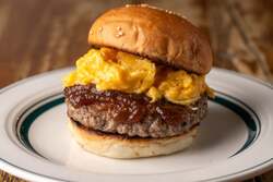 Bubby's New York ARK Hills：ハンバーガー 1,000円