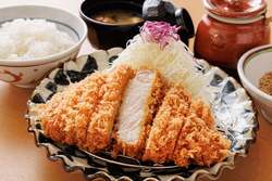 厚切り熟成180gロースかつランチ：1,969円