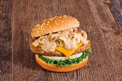 マッシュルームチーズバーガー ポルチーニクリームソース 890円