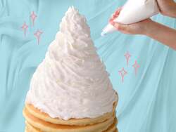 「パンケーキ＆ホイップが無限食べ放題！セルフメイク体験が楽しいニラックスブッフェ」の写真