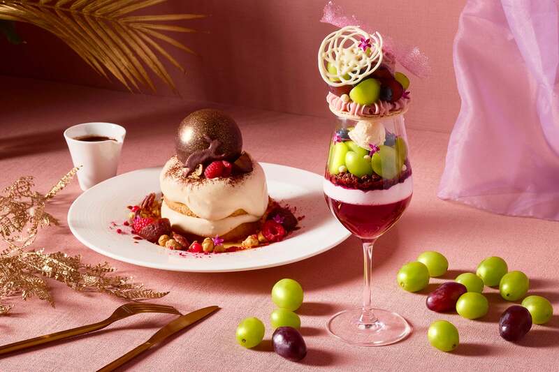 同時に登場する「月夜の塩キャラメルパンケーキ」とパフェ