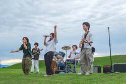 「SUPやサバゲーに浜焼きも！秋の日本海で遊びつくす「名立オータムフェスタ2026」開幕」の写真