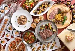 シャインマスカットと秋の実りビュッフェ（イメージ）※写真にはディナーのみ提供の料理も含まれています