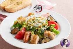胡蝶しのぶの蝶ノ舞グリルチキンサラダ?ガーリックトースト添え? 988円