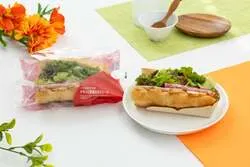 セブン‐イレブン「パンDEサラダ チキンと野菜のコブソース」