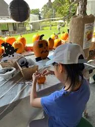 シールやマジックで装飾
