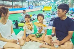 「子供実質無料で超お得！狭山スキー場「ウォーターフェス」割引チケットでSWも遊び放題」の写真