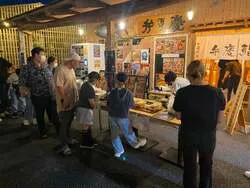 「家族で秋の夜遊び！射的や無料スタンプラリー、ダンスショーも楽しめる南三陸夜市」の写真