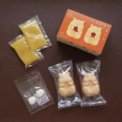 「栗を抱えた姿がキュート！自分で仕上げる「ハムスターモナカ 栗餡」が秋限定で登場」の写真