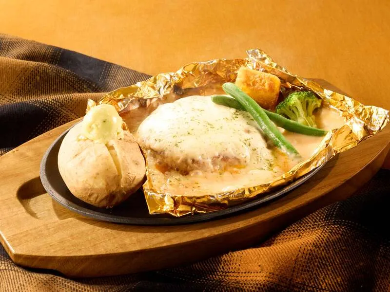 ココス「7種チーズのフォンデュ風包み焼きハンバーグ」