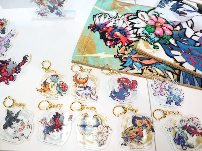 全9種ある「アクリルキーホルダー」（各880円）。全種類コンプリートできるセット（7,920円）も展開されています