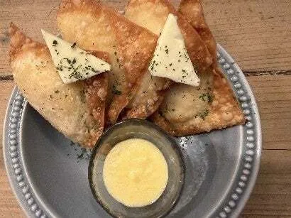 フライドじゃがバター餃子 お月見コンポタソース（税込650円）