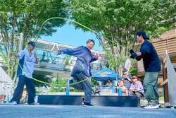 アーバンスポーツの迫力あるステージパフォーマンスの様子