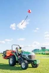 「天然芝で全力スポーツ！参加費無料の「多摩川スポーツフェス2026」開催」の写真