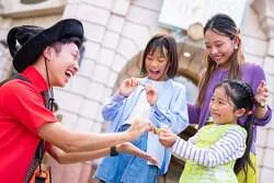 「ハローキティやスヌーピーが"こわかわ"に大変身！USJでハロウィーンイベント開幕」の写真