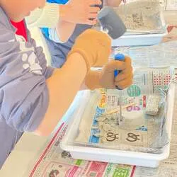 ざくざく発掘体験の様子