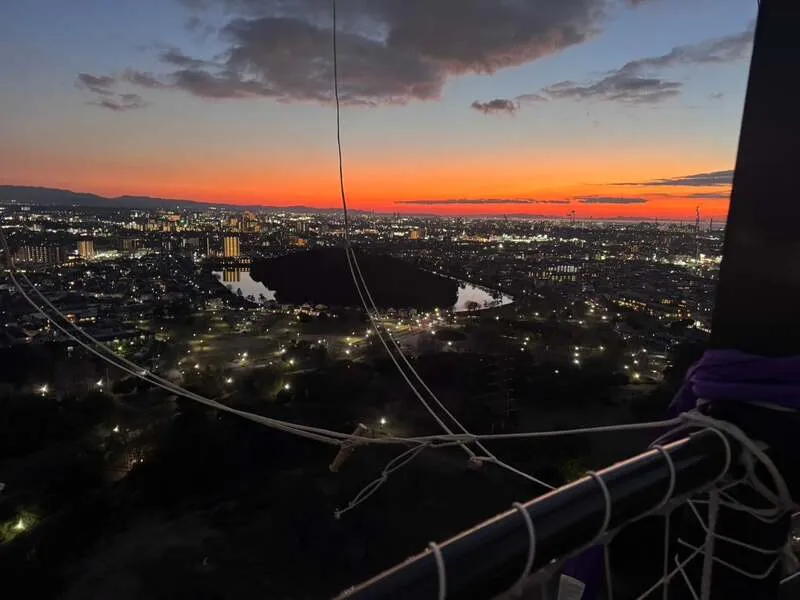 夜間運行時の上空から見える夜景