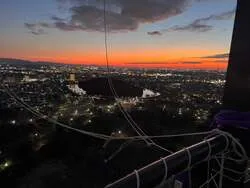 夜間運行時の上空から見える夜景