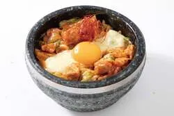 あつあつ 月見チーズタッカルビの石焼ビビンバ