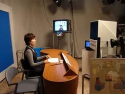 「放送体験スタジオ」では、ニュースや気象予報、バーチャル映像を体験できるほか、テレビ画面を構成する3原色の原理などが学べます