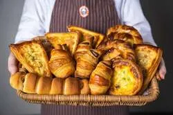 「最大400円お得！サンマルクカフェでチョコクロ5個＆ミニオンチャームが千円で買える」の写真